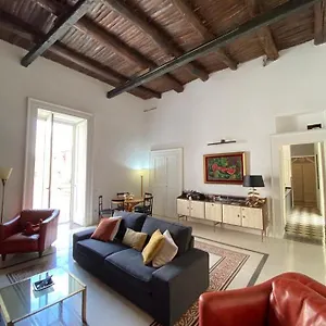 Casa Orlanda , Napoli Italia